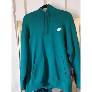 Nike's Men's Sportswear Fleece PullOver Hoodie